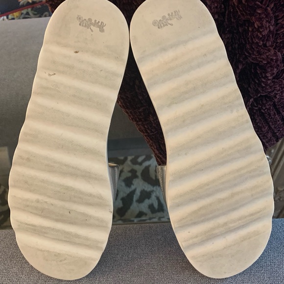 Coach Slides - Picture 3 of 3